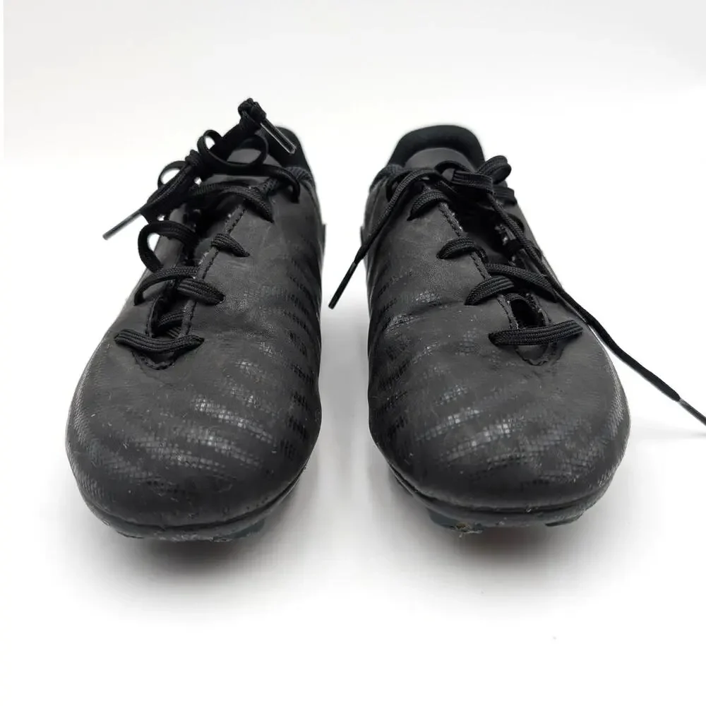 Nike Jr. Phantom GX 2 Club MG Low-Top Soccer Cleat Kids' Black Size US2Y EU33.5